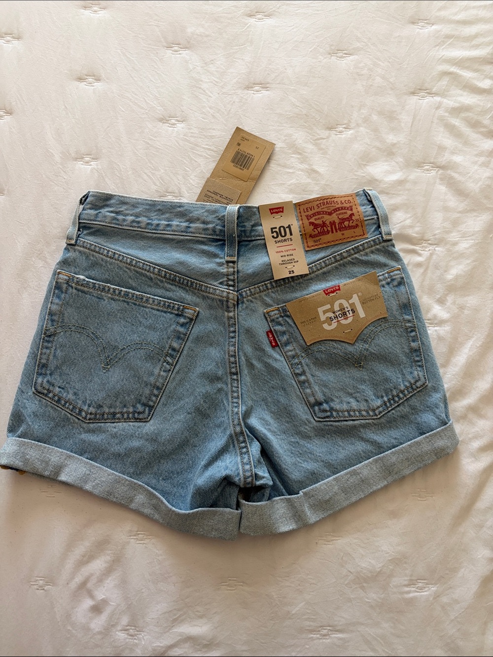 Brand New Juniors/Women Levi's Light Blue Distressed High-Rise Jean Shorts
